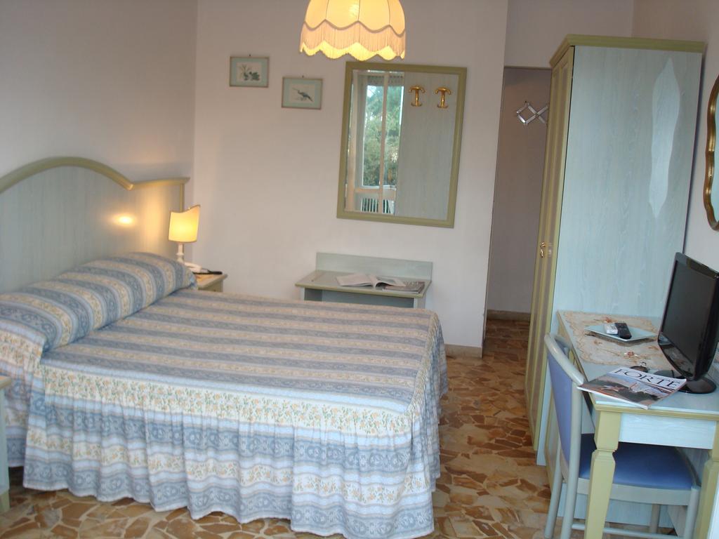 Hotel Villa Rona Forte dei Marmi Buitenkant foto