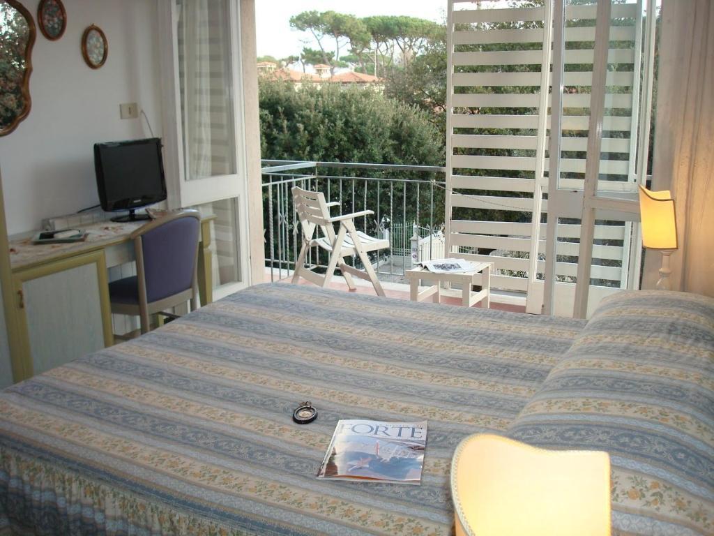 Hotel Villa Rona Forte dei Marmi Buitenkant foto