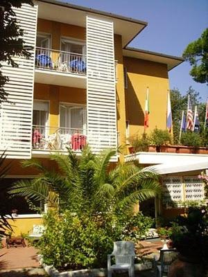 Hotel Villa Rona Forte dei Marmi Buitenkant foto